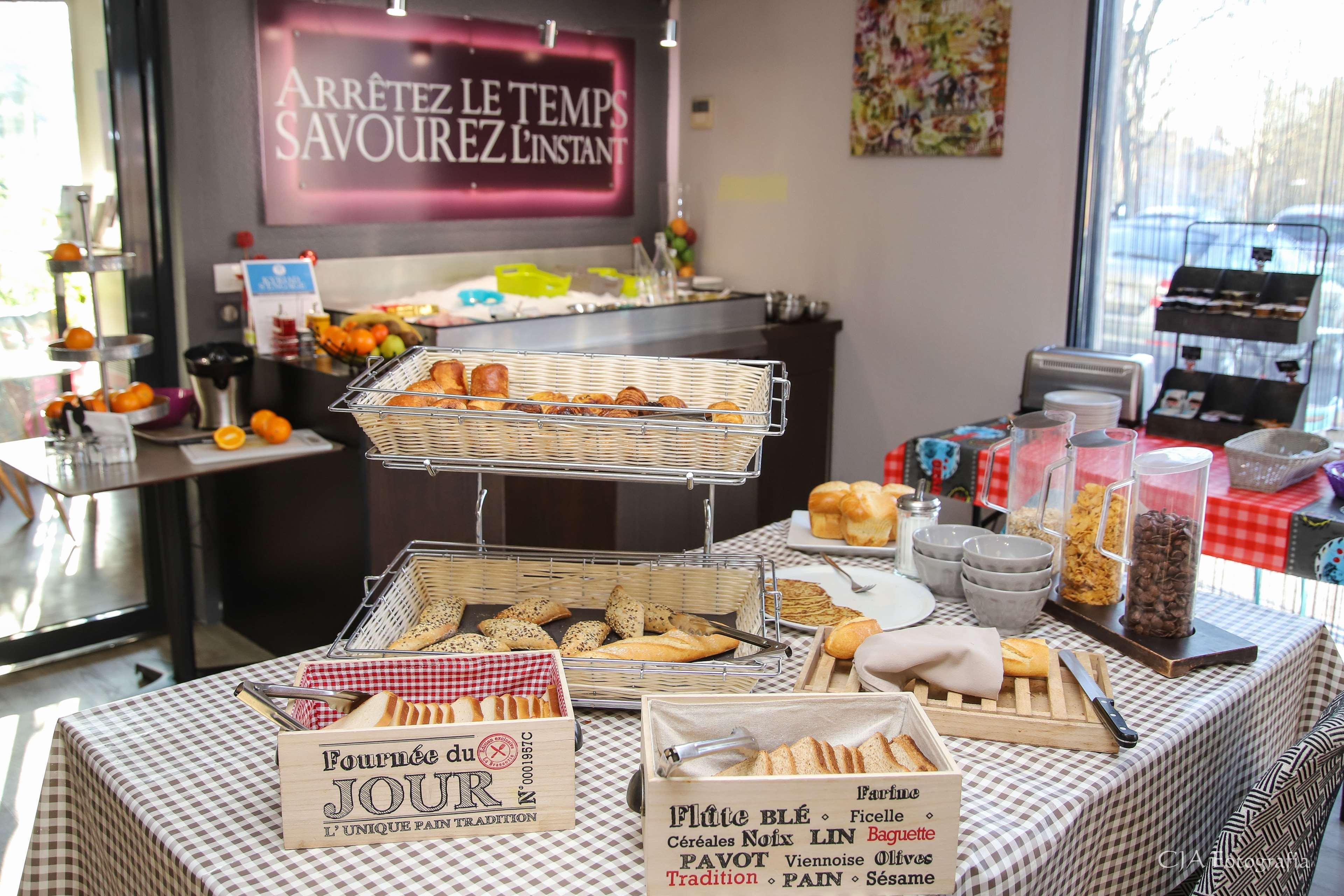 Hotel Restaurant Kyriad Brive Centre Kültér fotó